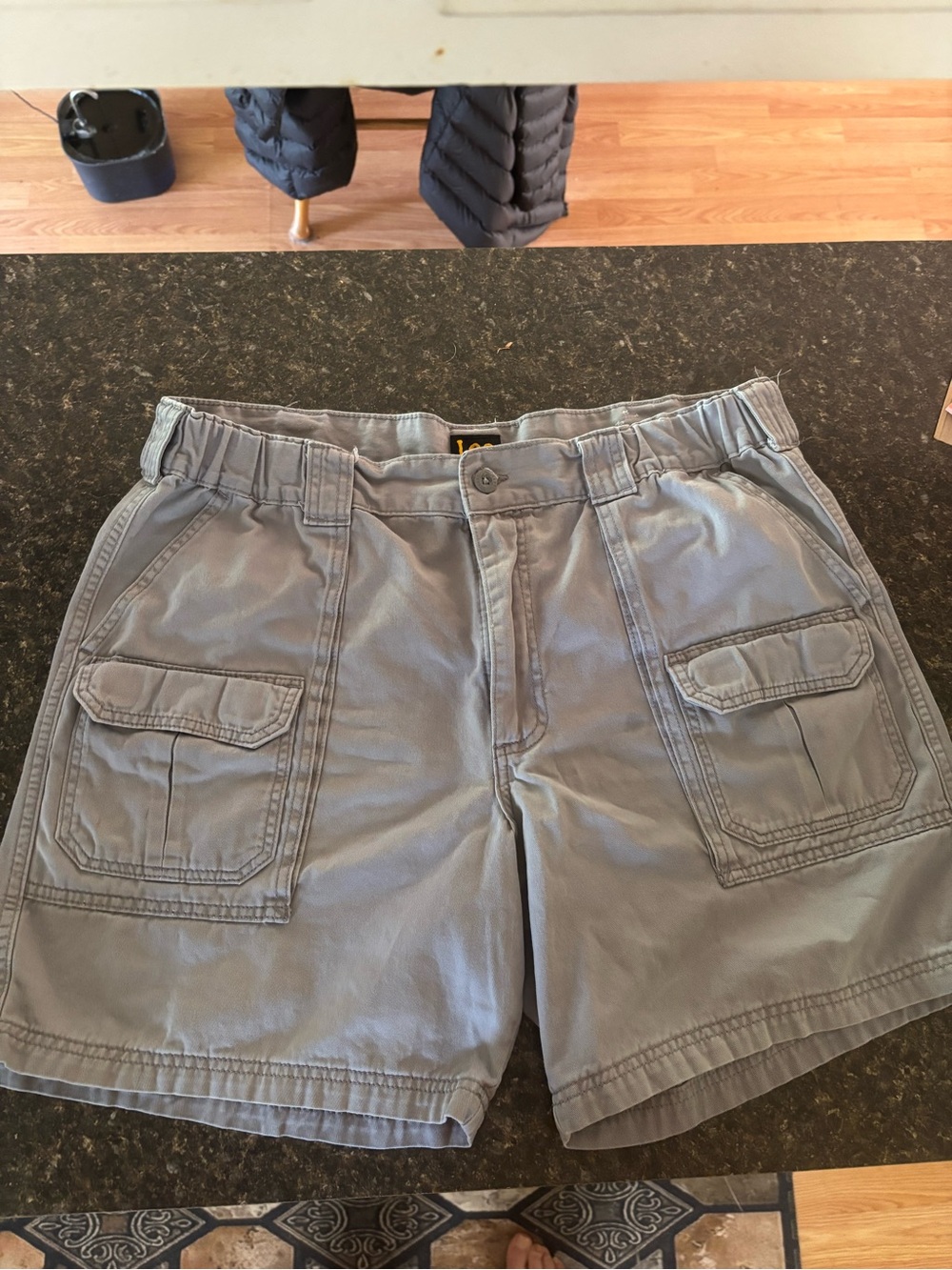 Lee Men's Cargo Shorts in Light Gray